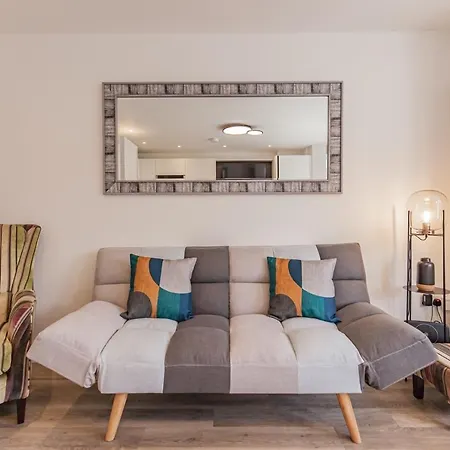 Luxury Oxford Flat-2