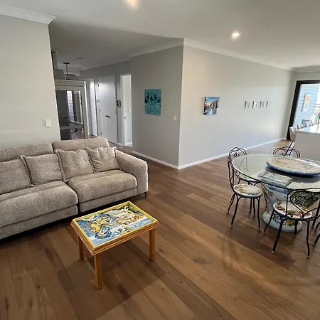 Beach House Perth-3