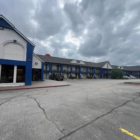 Skylite Inn-2