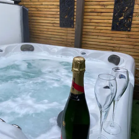Go Glamping At Inverness & Loch Ness-2