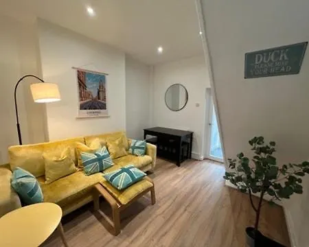 Windsor House Liverpool 3 Bed 2 Bath Free Parking-3