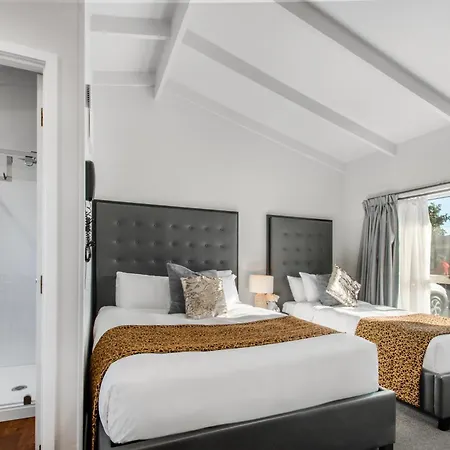 Middlemore Motel-3