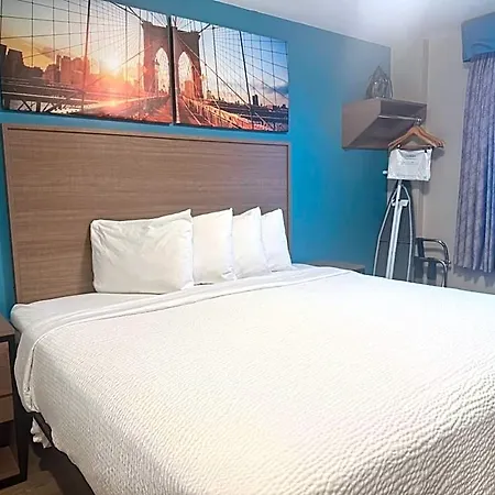 Days Inn By Wyndham Brooklyn Borough Park-3