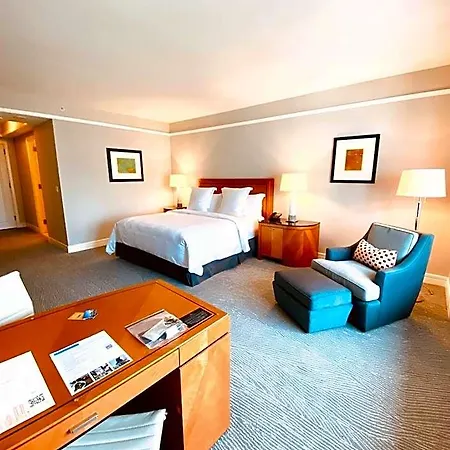 Private Condo Hotel At Four Seasons Brickell-2