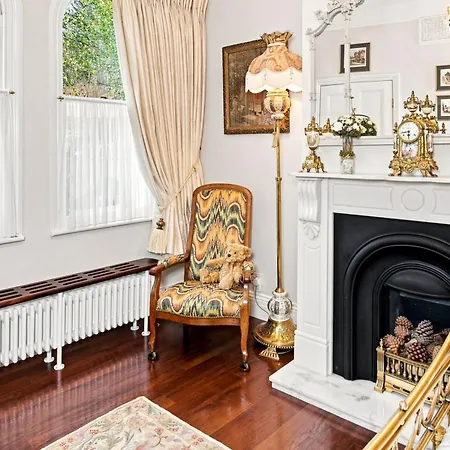 Beautiful Period Cottage, Exceptional Riverside Location In The Heart Of Chester-3