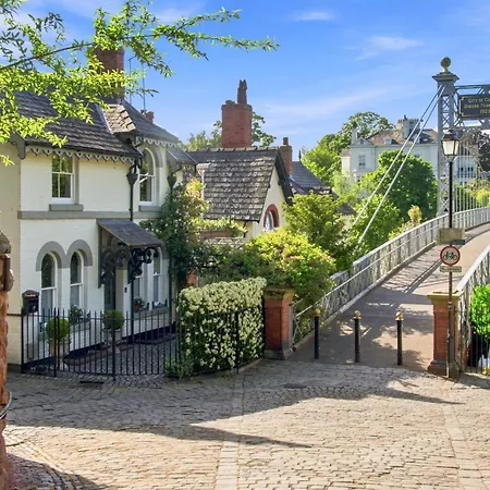 Beautiful Period Cottage, Exceptional Riverside Location In The Heart Of Chester-2