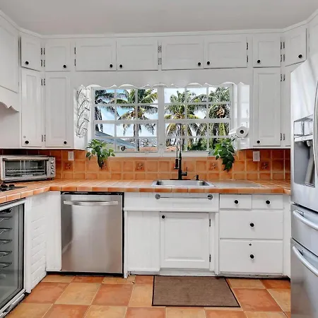 Villa Rustica 5 Bedroom 3 Bath With Pool Next To River 1800-2