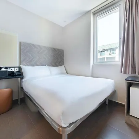 Ibis Budget Singapore Dahlia-2
