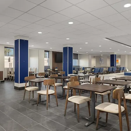 Holiday Inn Express & Suites Phoenix - Midtown, An Ihg Hotel-2