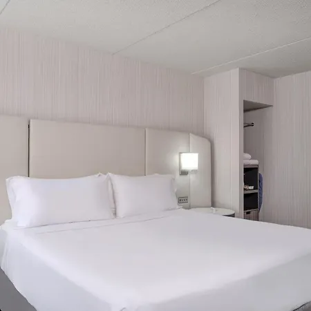Crowne Plaza Indianapolis-Airport By Ihg-2