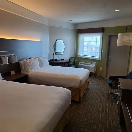 Holiday Inn Express & Suites Galveston West-Seawall By Ihg-3