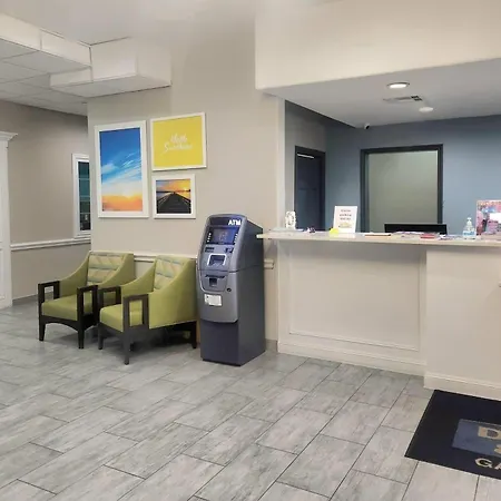 Days Inn & Suites By Wyndham Galveston West/Seawall-2