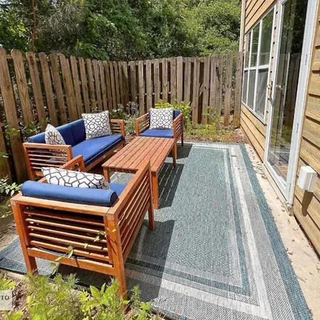 4Br Home With Calif King Bed Sleeps 10, Gym Near Airport-2