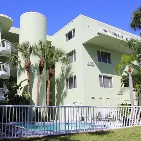 Chart House Suites And Marina-3