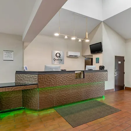 Quality Inn Kansas City International Airport-2