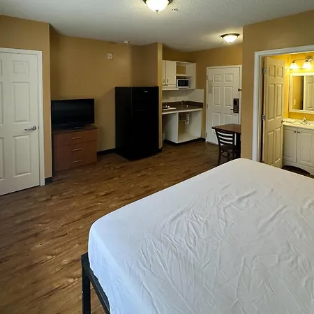 Suburban Studios Near University Of North Carolina-Charlotte-3
