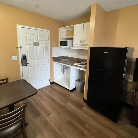 Suburban Studios Near University Of North Carolina-Charlotte-2