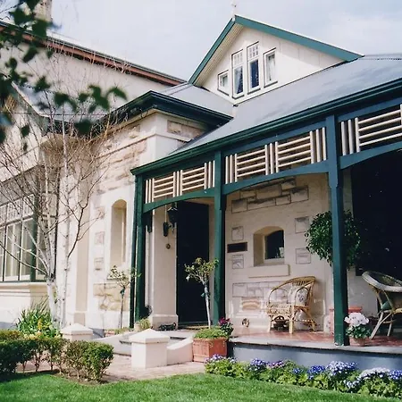 Water Bay Villa Bed & Breakfast-3