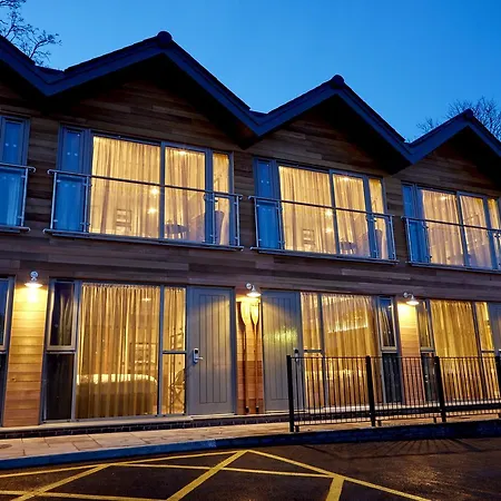 The Boathouse Inn & Riverside Rooms-3