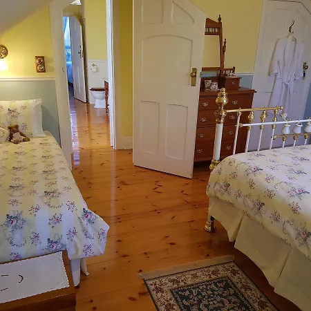 Water Bay Villa Bed & Breakfast-2