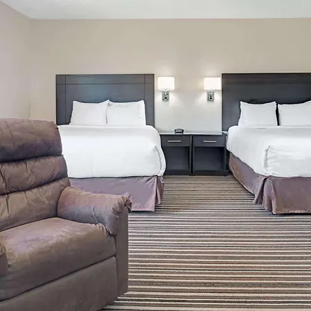 Super 8 By Wyndham Omaha I-80 West-3
