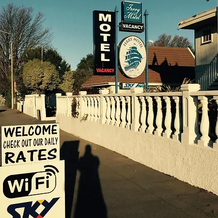 Ferry Motel-3