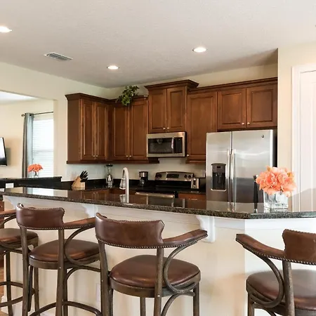 Wilmington Loop 6 Bedroom Luxury Villa With Pool And Spa-3