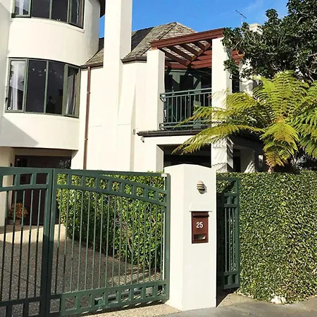 Parnell Garden Suite-2