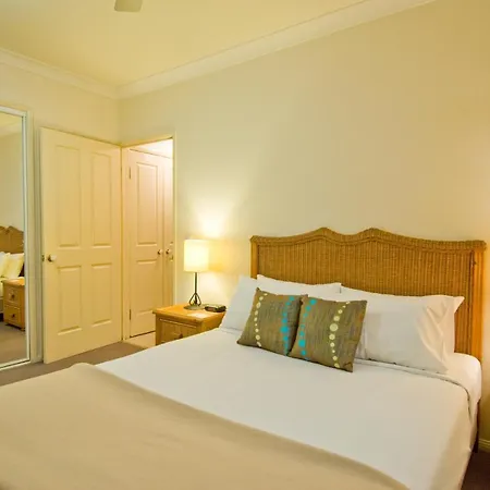 Central Plaza Apartments-3