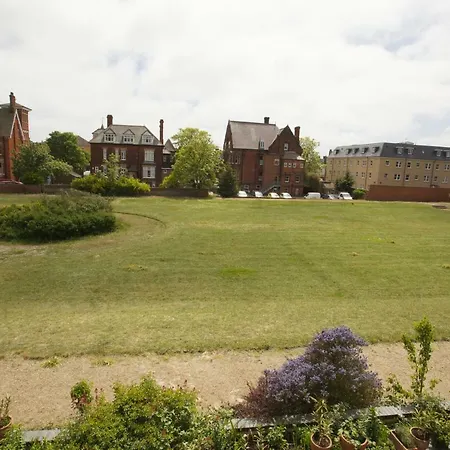 Barons Court-2