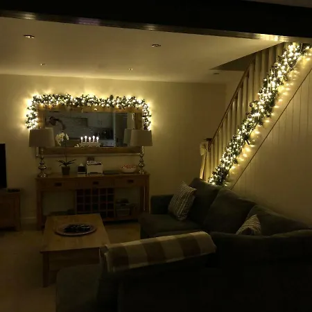 Camerton Inn Cottage-2