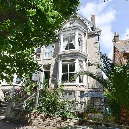 The Pendennis Guest House-3