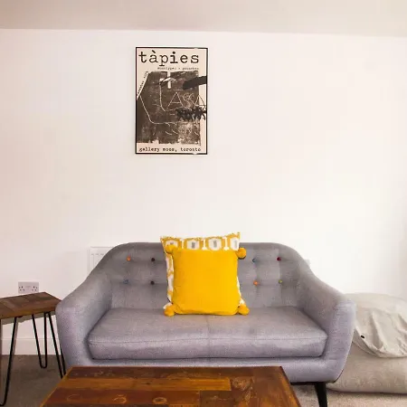 Impressive Urban Townhouse - Leeds City Centre-3
