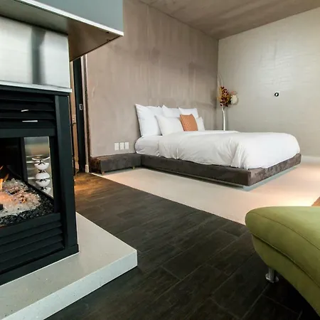Romance Phenthouse At Palms Place-3