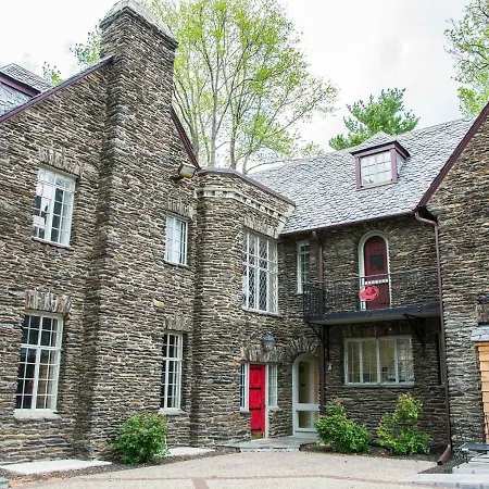 The Manor On Front-2