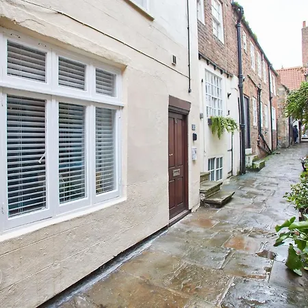 Host & Stay - Threadneedle Cottage-3