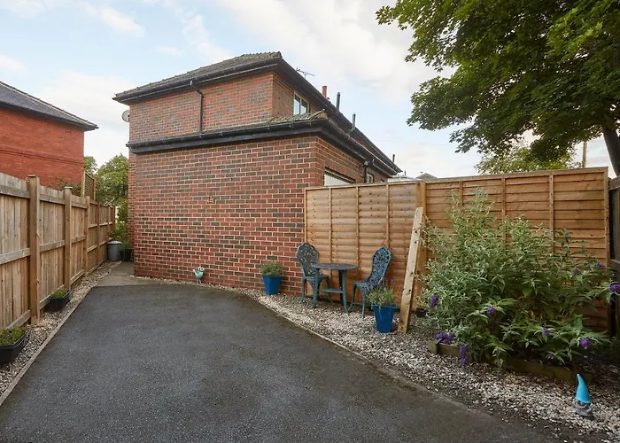 Host & Stay - The Limes Harrogate