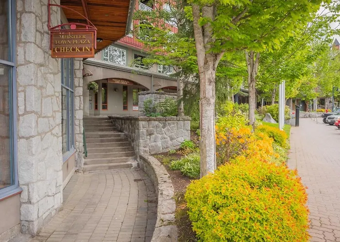 Eagle Lodge By Outpost Whistler