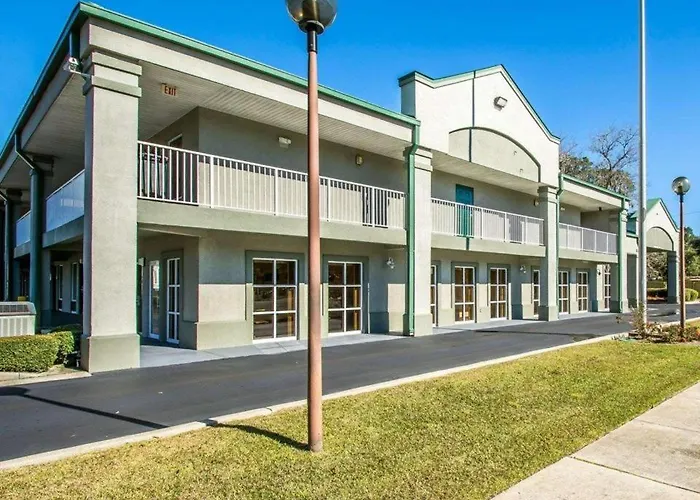 Quality Inn & Suites Near Panama City Beach Pretty Bayou