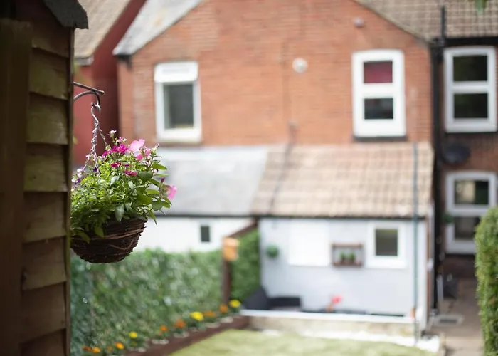 Cosy 3 Bedroom House - Private & Central - Ultra Wifi Canterbury