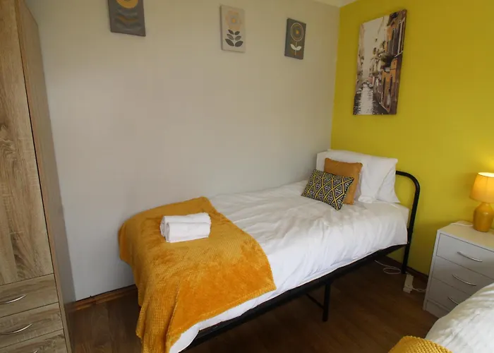 Raynald House Villa Sheffield