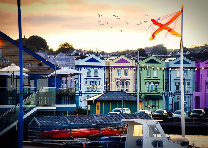 Apartment 5 - 1 Bedroom Sea Front-Sea Views-Free Parking Paignton