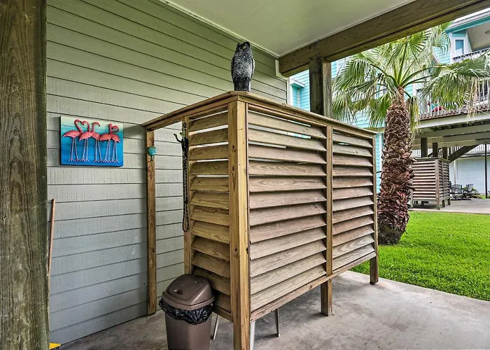 < 1 Mi To Beach: 'Salty Dog' House In Galveston!