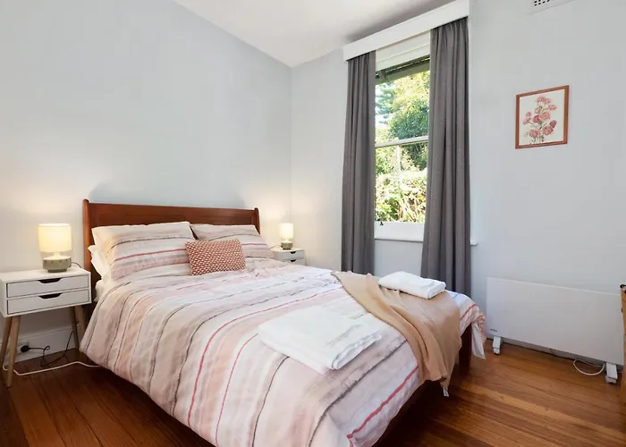 Warwick St Retreat! 3 Bedroom House With Parking Hobart