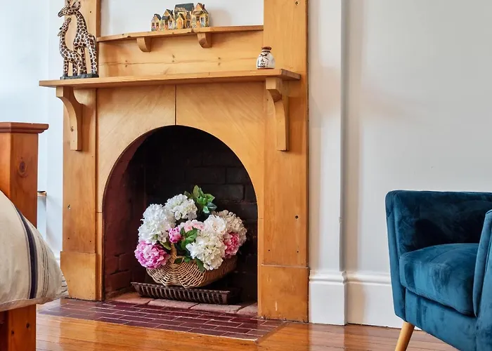 Warwick St Retreat! 3 Bedroom House With Parking Hobart