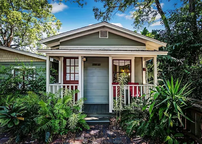 Charming 1923 Cottage At Erehwon Retreat Tampa