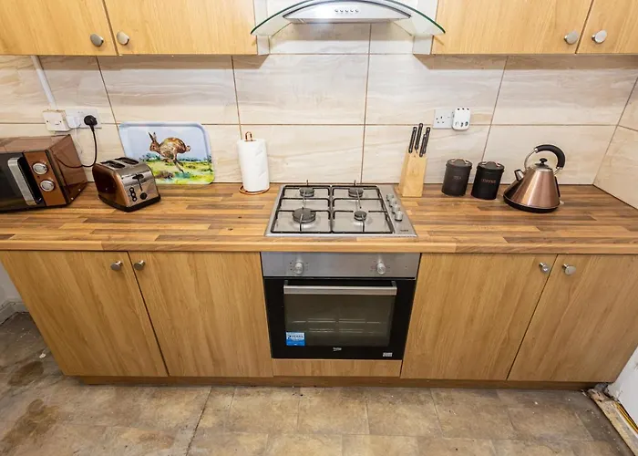 M18 Abbey Hey Guesthouse Manchester