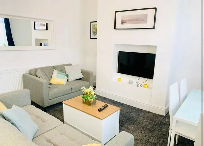 Vinery Four-Bedroom House Leeds 