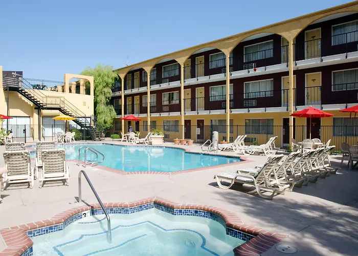 Hotels with Free ParkingMardi Gras & Casino