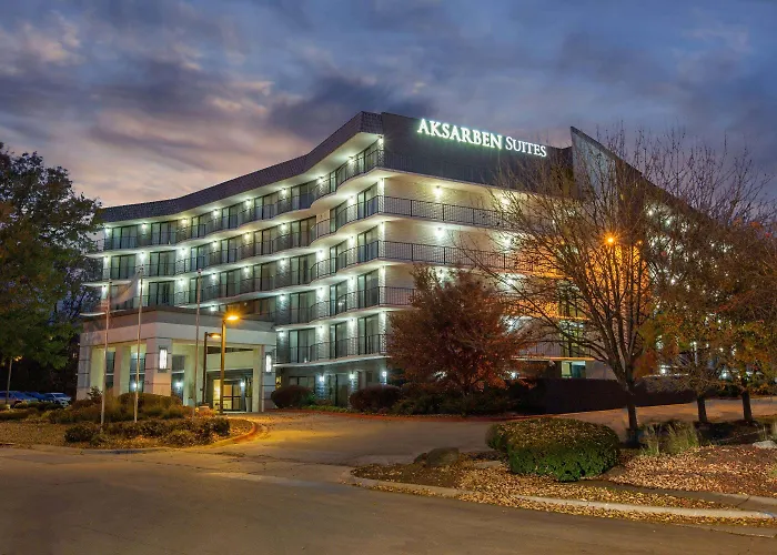 Aksarben Suites Trademark Collection By Wyndham Omaha